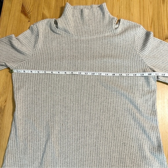 Clara Sunwoo Tan Turtle Neck Cut Out Knit Stretch Sweater Women’s Size XL - Picture 7 of 9